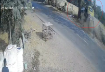 राजपुर में बड़ा बस हादसा: हाईवे से फिसलकर खेत में घुसी यात्री बस,14 घायल,CCTV में कैद हुआ एक्सीडेंट