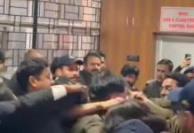 भोपाल जिला अदालत में 11वीं कक्षा की छात्रा से रेप के आरोपी की पिटाई, वीडियो वायरल