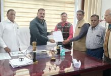 Lassitude in Making Senior Citizen Card : सीनियर सिटीजन कार्ड बनवाने में हो रही देरी पर श्री श्वेतांबर जैन वरिष्ठ सेवा समिति ने जिला प्रशासन को सौंपा ज्ञापन!