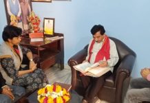 Man of the Era : पद्मभूषण, लोकसभा पूर्व अध्यक्ष महाजन और पूर्व मंत्री जटिया ने की युग पुरुष के लेखकों की सराहना!