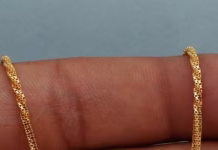 ग्राहक बनकर आया युवक ज्वेलरी दुकान से 6 लाख की सोने की चेन लेकर फरार,देखिये सीसीटीवी फुटेज!