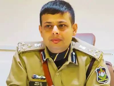 Kissa-A-IPS: गुजरात में क्यों सुर्खियों में हैं IPS Nirlipt Rai!