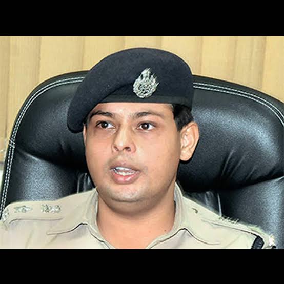 Kissa-A-IPS: गुजरात में क्यों सुर्खियों में हैं IPS Nirlipt Rai!