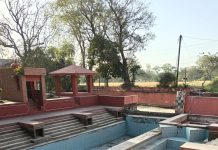 Triveni Kund, Swimmers Struggle : त्रिवेणी कुंड सुखा, तैराक और तैराकी सिखने वाले हो रहें परेशान, कर्मकांड और धार्मिक क्रियाएं प्रभावित चारों और गंदगी ही गंदगी!