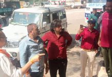 Mayor Inspects Sanitation Arrangements : गैर हाजिर 62 सफाई संरक्षकों को कारण बताओ सूचना-पत्र, 50 किलो अमानक पॉलीथीन जब्त!