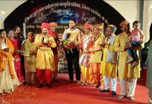 Winning Hearts, Capturing the Audience : रतलाम में मीरा के भक्ती-भाव और संघर्ष का आकर्षक मंचन हुआ, अर्चना विश्वकर्मा की टीम ने मंच पर उत्कृष्ट प्रस्तुतियां देकर श्रोताओं के दिलों में बनाई जगह!