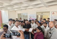 मंदसौर-सीतामऊ-सुवासरा मार्ग को 4-लेन में परिवर्तित करने एवं बढ़ती सड़क दुर्घटनाओं के विरोध में ज्ञापन