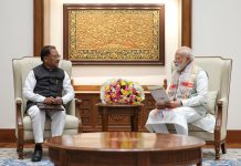 CG CM Sai Meets PM: बस्तर 2.0 की शुरुआत: मुख्यमंत्री साय ने पीएम मोदी को दिया आमंत्रण, विकास का ब्लूप्रिंट सौंपा