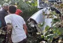 Barwani Road Accident:बारात से लौट रही कार को टैंकर ने मारी टक्कर,4 लोगों की मौत!