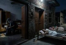 पति-पत्नी गर्मी में सोए थे बाहर, चोरों ने कर दिये 45 लाख से अधिक के जेवर पार