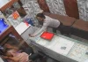 Robbery from a jeweler: ग्रेटर नोएडा में ज्वैलर से लूट,’पत्नी के लिए अंगूठी लेनी…’, ज्वेलरी शाॅप पर ग्राहक बनकर पहुंचा लूटेरा ! Robbery from a jeweler