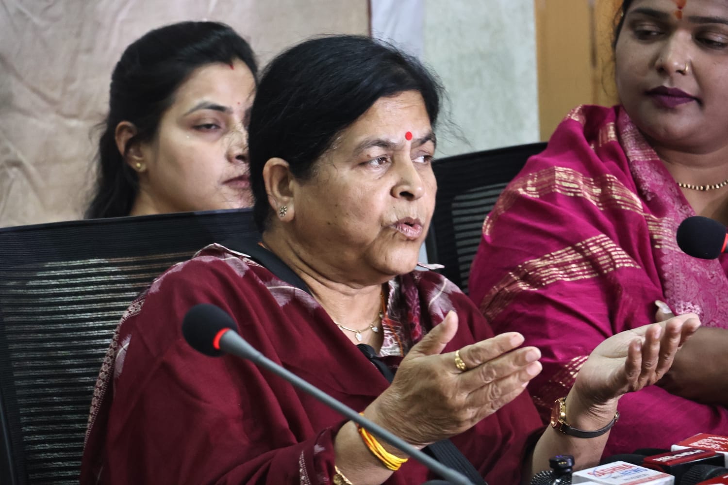 vathhayaka-ushha-thakara_db6a017e634b35402f9b058ddfa5ccb2