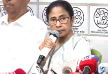 ममता का सीएम पद से इस्तीफा देने से इनकार : “हम चुनाव नहीं हारे, हमें हराया गया”
