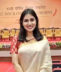 Kissa-A-IAS: Kashish Bakshi: भोपाल में पढ़ी आर्मी ऑफिसर की बेटी बनी IAS अधिकारी