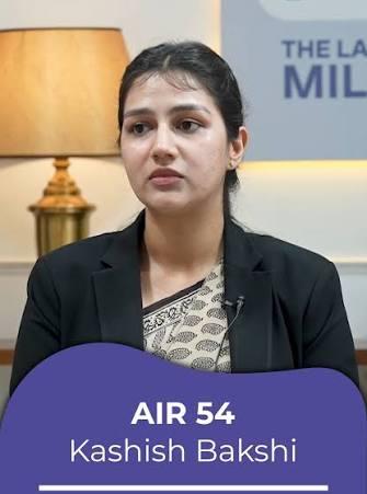 Kissa-A-IAS: Kashish Bakshi: भोपाल में पढ़ी आर्मी ऑफिसर की बेटी बनी IAS अधिकारी