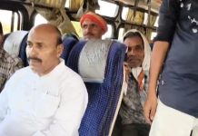 केंद्रीय मंत्री वीरेंद्र खटीक ने सागर से टीकमगढ़ तक तय किया 125 KM का बस सफर: आम यात्रियों के बीच बैठकर दिया सादगी और ईंधन बचत का संदेश..