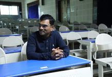 UPSC Pre Exam- May 24: इंदौर में संभागायुक्त डॉ. खाड़े ने परीक्षा केंद्रों का निरीक्षण किया