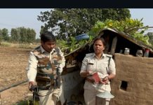 ग्रामीणों के हमले के दौरान साहस दिखाने वाली रेंज ऑफिसर अंजू वर्मा को मिली 25 हजार की सम्मान राशि