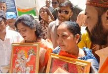 भोजशाला फैसले के बाद हिंदू समाज में उत्साह,सुबह से भोजशाला में पहुंचकर गर्भ गृह में पुष्प अर्पित कर रहे है
