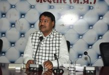 सफाई कर्मचारियों का वेतन 1 से 10 तारीख तक भुगतान करें :- सफ़ाई कर्मचारी आयोग अध्यक्ष श्री करोसिया