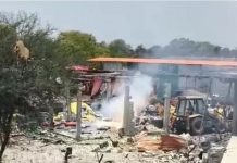 Dewas Cracker Blast: हो रहे हैं नए खुलासे- क्या एक माह 6 दिन तक पटाखा फैक्ट्री का होता रहा अवैध संचालन…?