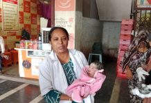 सार्वजनिक शौचालय में महिला ने दिया बच्चे को जन्म, जच्चा- बच्चा जिला अस्पताल खरगोन में भर्ती