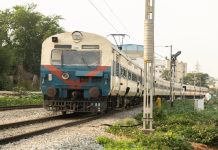 रेलखंड पर चल रही एक्सप्रेस ट्रेनों का समय संचालन सही नहीं होने से यात्रियों को नहीं मिल रही उपयोगी रेल सुविधाएं!