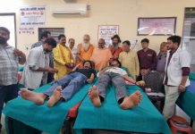World Blood Donor Day पर खुशी एक पहल वेलफेयर सोसायटी का विशाल रक्तदान शिविर, 85 यूनिट रक्तदान, 11 रक्तवीरों का सम्मान, लाल गुब्बारे छोड़, दिया रक्तदान का संदेश!