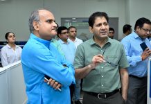 CG News: मुख्यमंत्री के मीडिया सलाहकार पंकज झा और सलाहकार कृष्णा दास ने किया सीएम हेल्पलाइन 1076 एवं सेवा सेतु की कार्यप्रणाली का अवलोकन