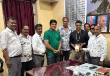 Civil Surgeon Honored : नवनियुक्त सिविल सर्जन डॉ. एपी सिंह का शाल, माला व रजत घड़ी से किया बहुमान!