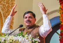 प्रतिभा ‘चाँदनी’ जैसी हो, तो मुख्यमंत्री भी सकरी गली में घुसकर उसके कच्चे घर तक पहुंचते हैं…