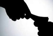 CBI Trap: सागर में रेलवे के सीनियर सेक्शन इंजीनियर (SSE) नारायण सिंह बुंदेला एक लाख रुपये की रिश्वत लेते रंगे हाथों पकड़े गए, मचा हड़कंप