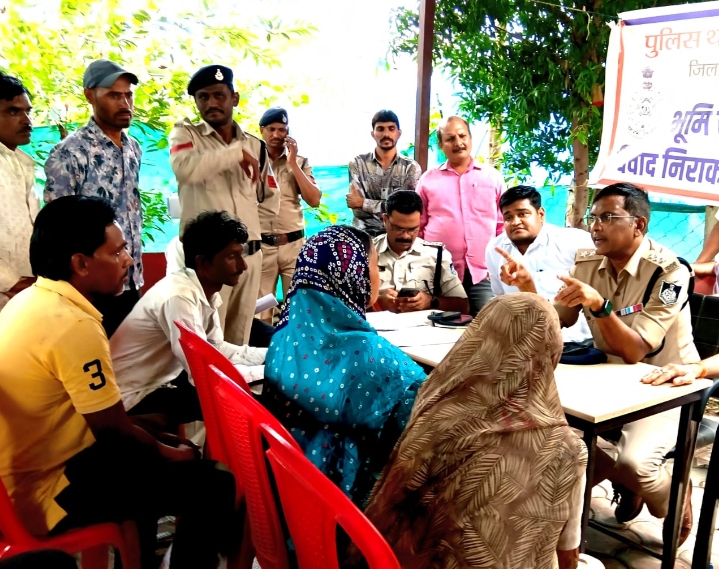Land Dispute Resolution Camp - Land Dispute Resolution Camp : नपती में आई 5 बीघा 17 बिस्वा भूमि में से 2 बीघा भूमि पर र…