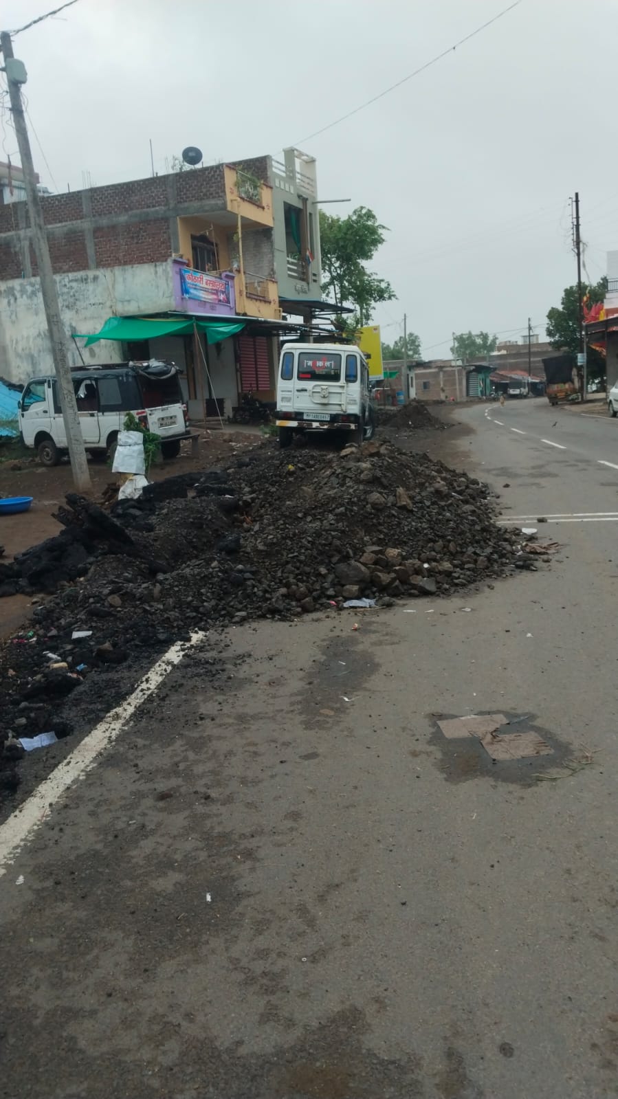 IMG-20260705-WA0050 Uproar Over Airtel’s Digging - Uproar Over Airtel's Digging : रायपुरिया में MPRDC की सड़क पर एयरटेल की खुदाई से ब…