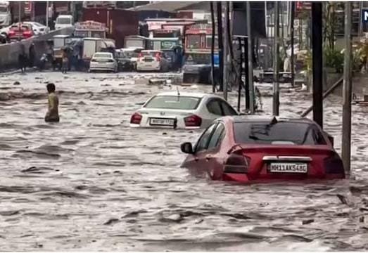 मुंबई में बारिश का - मुंबई में बारिश का कहर: रे...